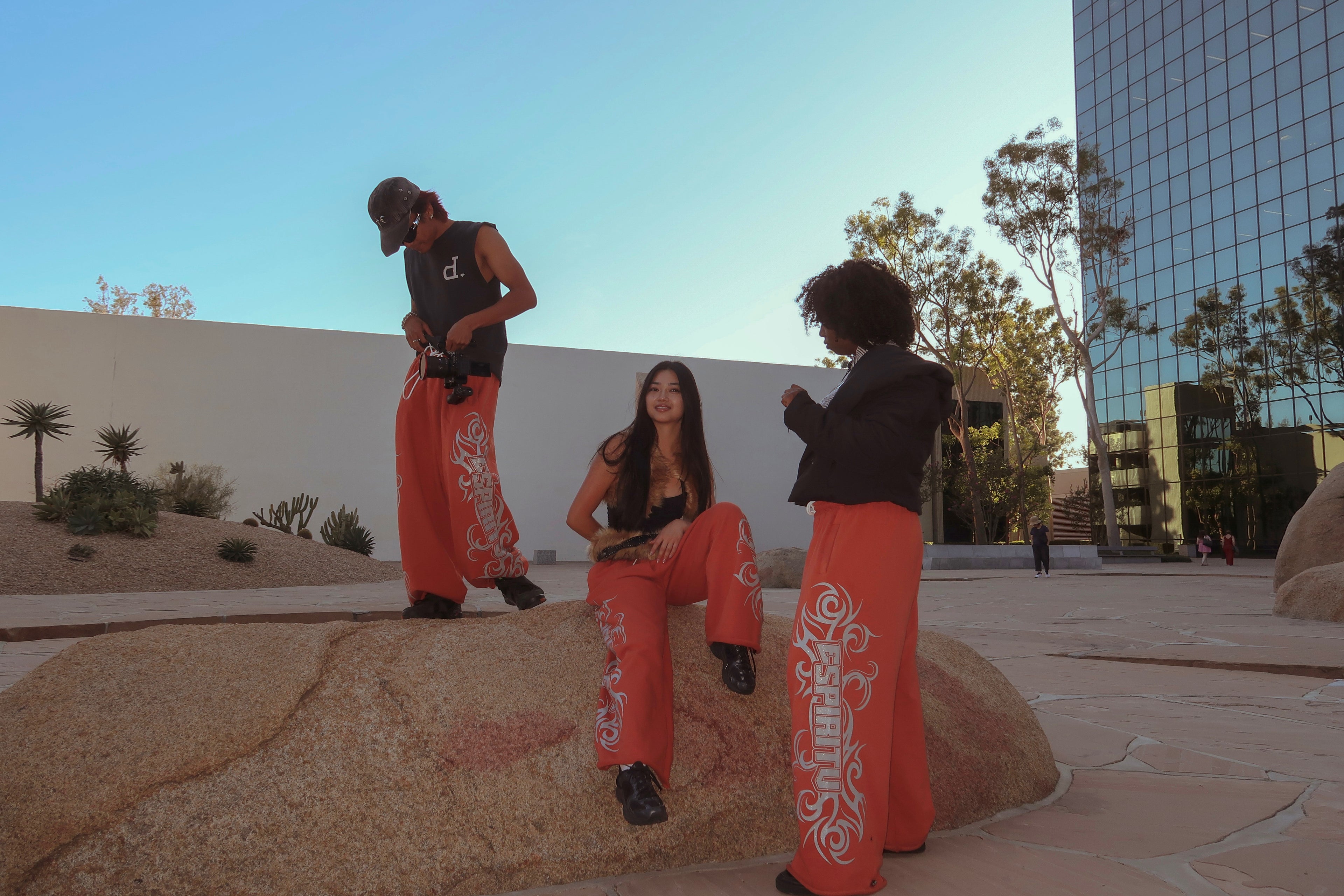 ESPIRITU ORANGE SPIKE SWEATPANTS